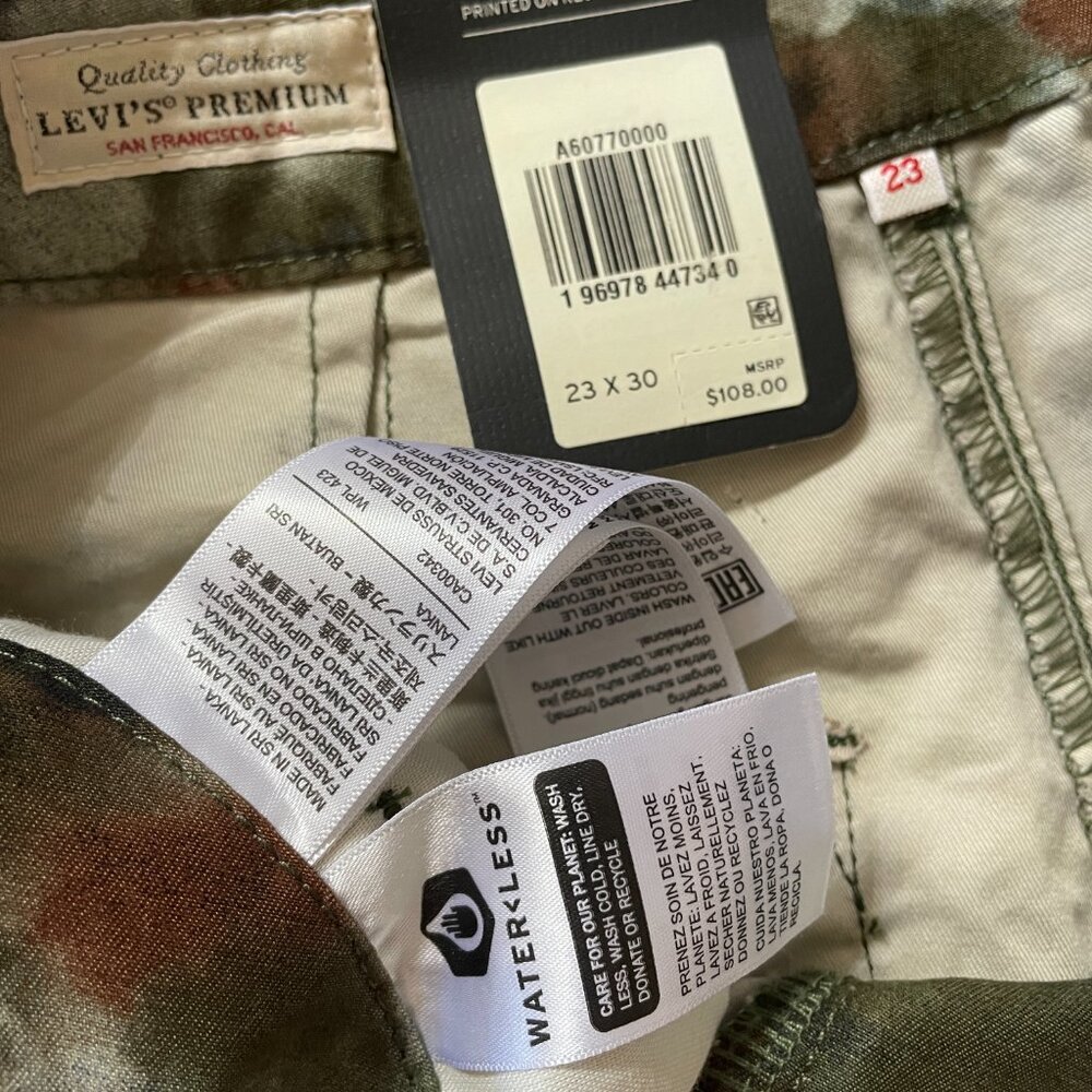 Firm. Levi Strauss / Levi's SIZE 23 X 30 Moss Green Camo Womens Cargo Pants 2023 - Picture 3 of 14